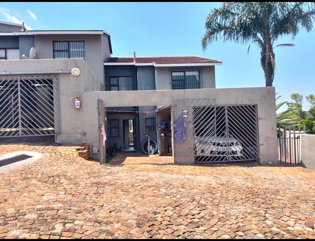 3 BEDROOM CLUSTER FOR SALE IN RIDGEWAY A